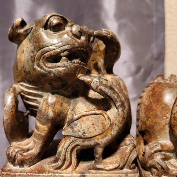 Beautiful & rare Marble carved Foo Dog Bookends Extremely old and very detailed - Picture 8 of 9